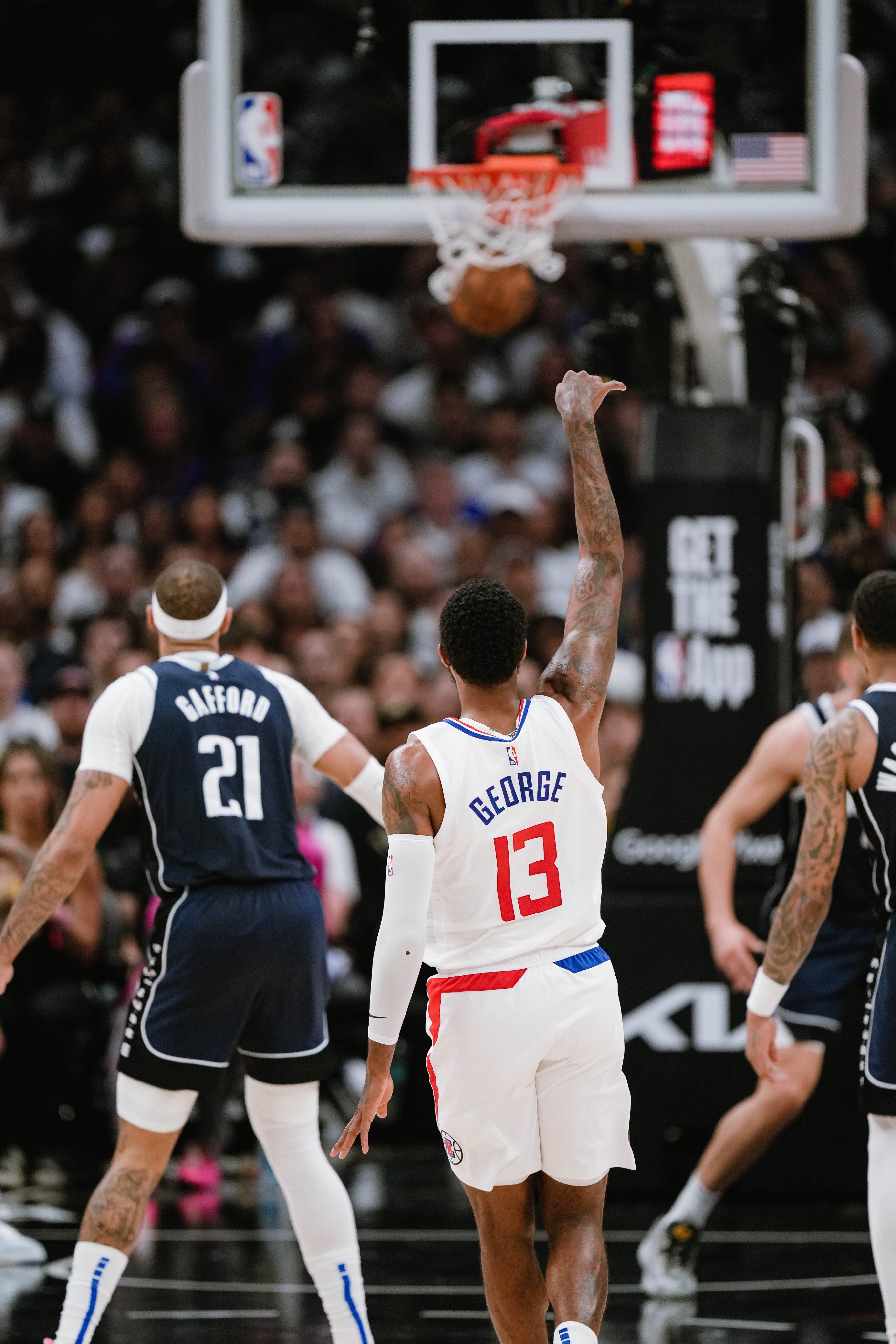 福建队翻盘雷霆,东契奇扛起全队 福建队翻盘雷霆,东契奇扛起全队