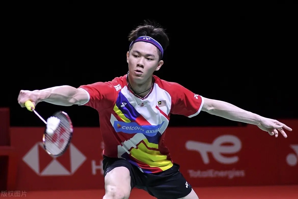 羽毛球比赛中瑞士选手实现横扫，晋级八强