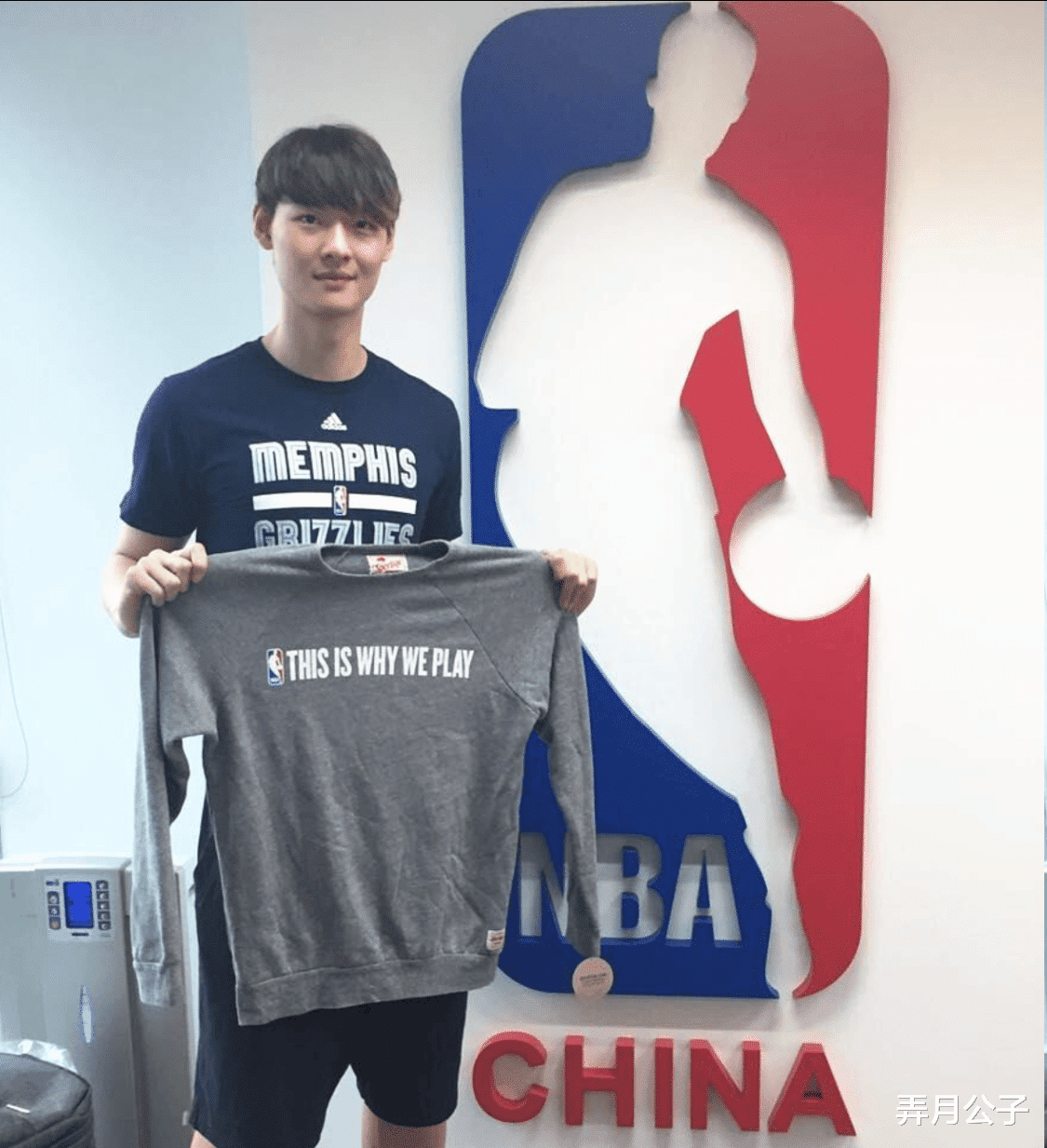 广东队力克福建队，王哲林统治全场