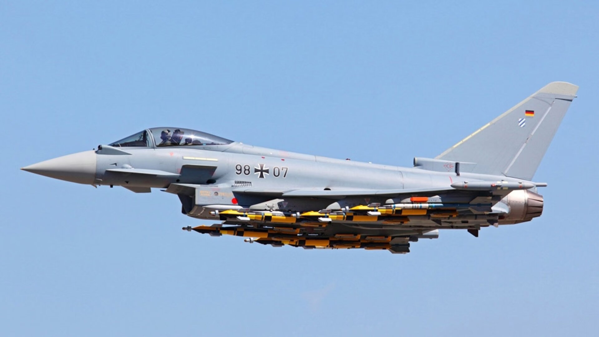 钢铁洪流冲垮灰熊防线，东契奇末节接管定义关键先生