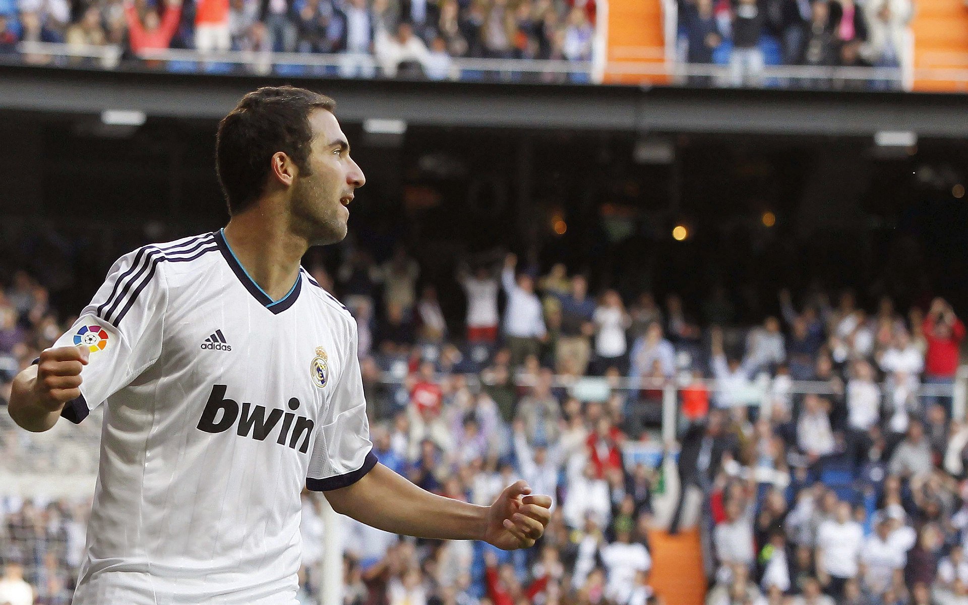 同一轮明月下，勇士破阵与武切维奇封神，如何在同一夜定义两个世界